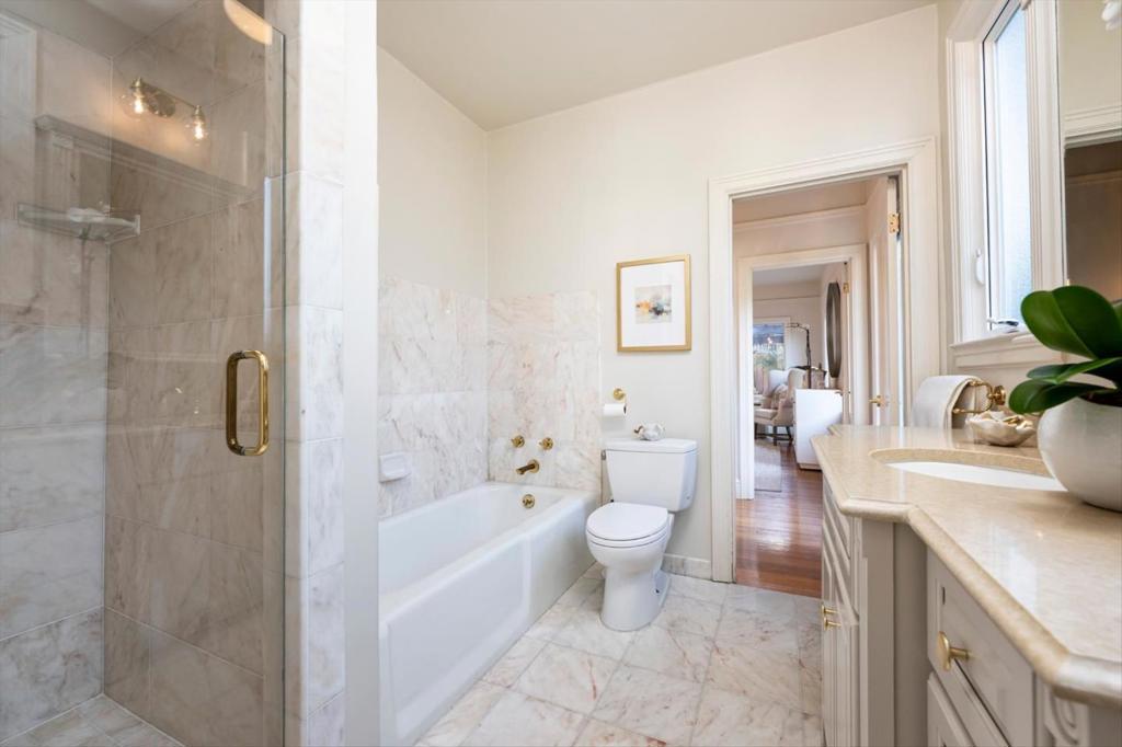 469 Fairfax Avenue Property Photo 18