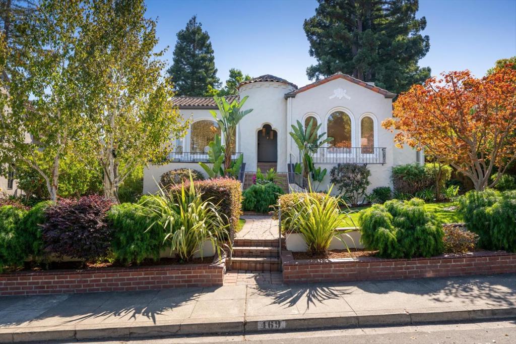 469 Fairfax Avenue Property Photo 21
