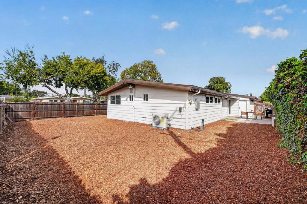 1110 Breezewood Court Property Photo 31