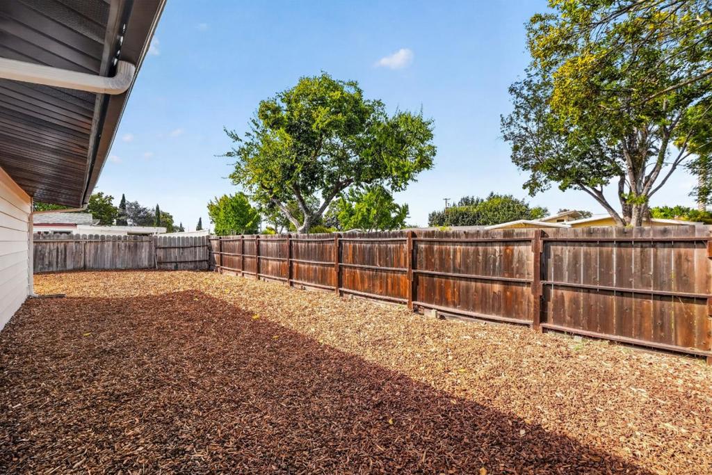 1110 Breezewood Court Property Photo 32