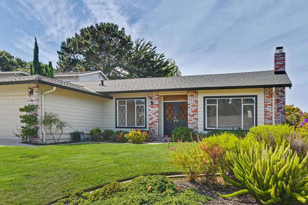 10 Los Altos Place Property Photo 2