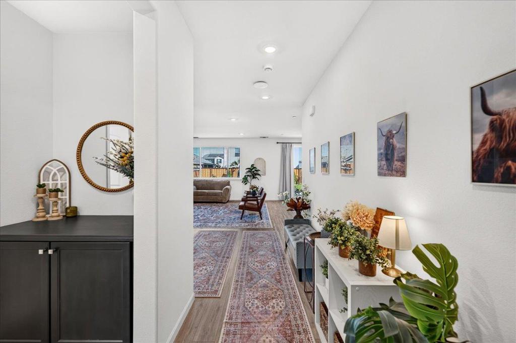 1910 Peony Street Property Photo 8