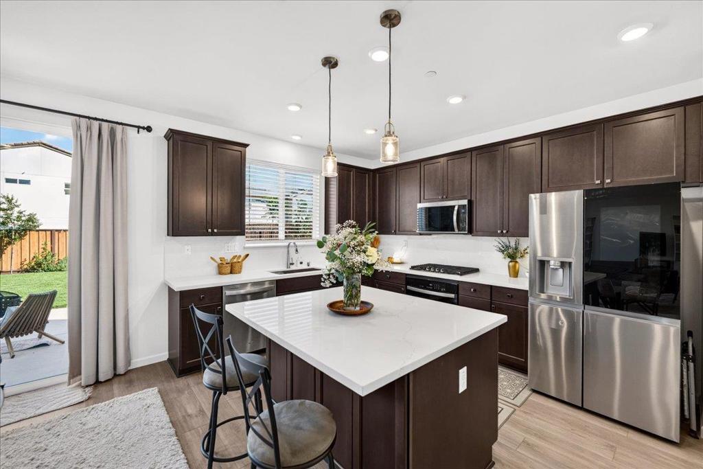 1910 Peony Street Property Photo 18