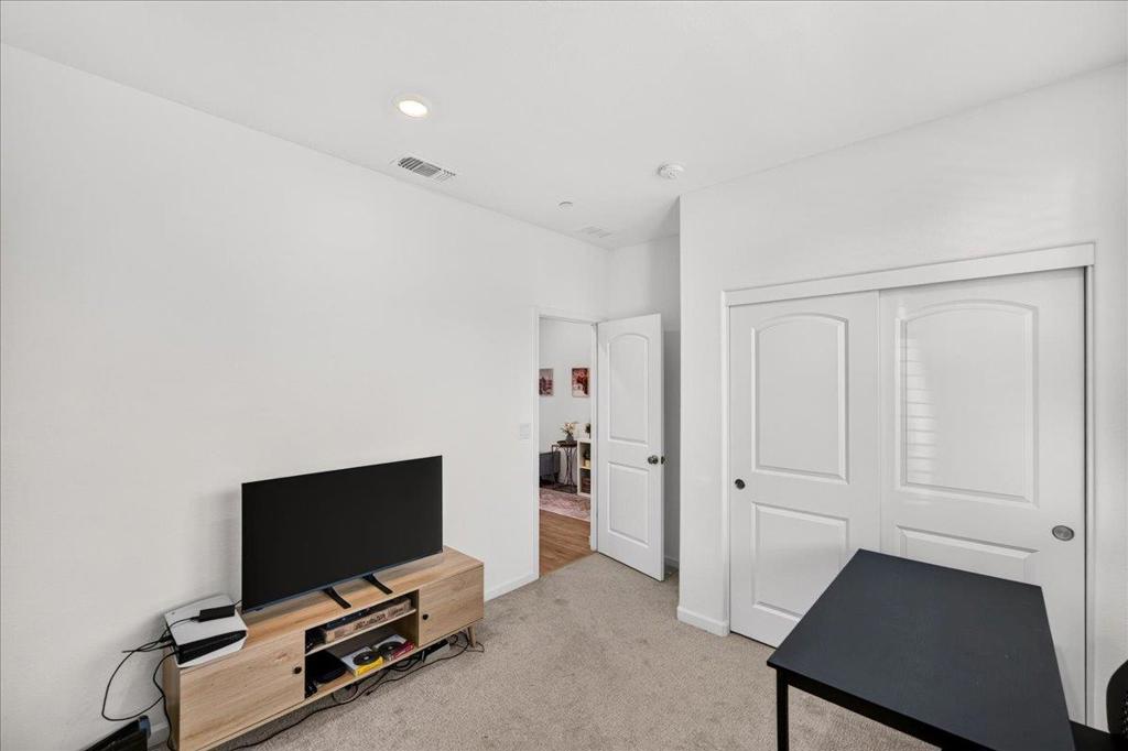 1910 Peony Street Property Photo 21