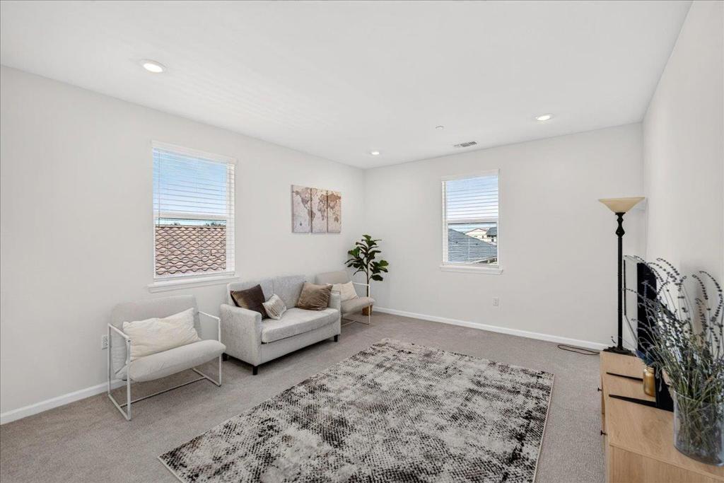 1910 Peony Street Property Photo 25