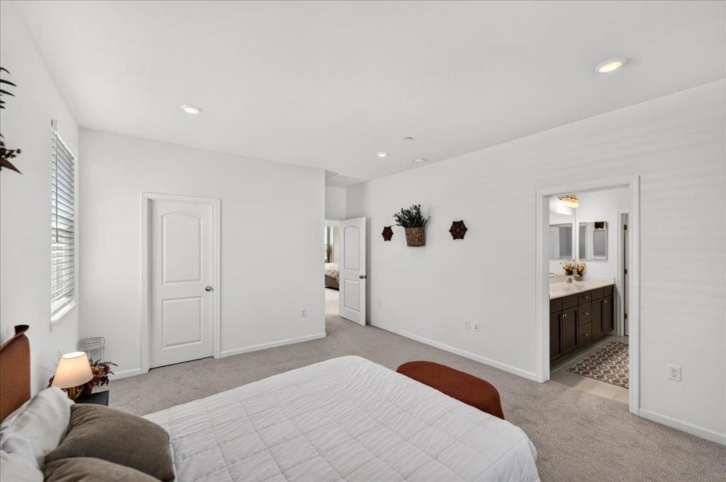 1910 Peony Street Property Photo 32