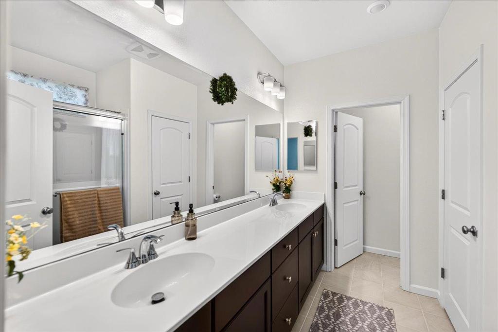 1910 Peony Street Property Photo 34