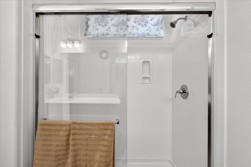 1910 Peony Street Property Photo 36
