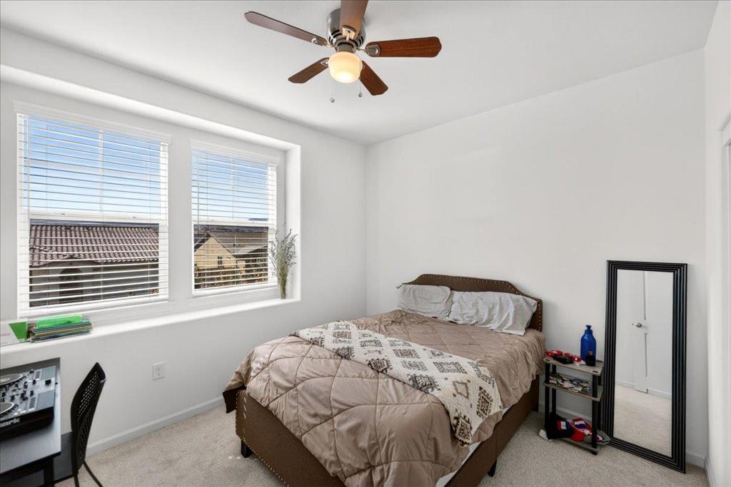 1910 Peony Street Property Photo 39