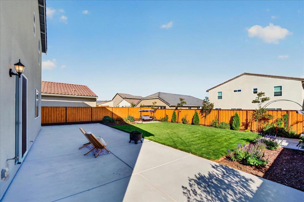 1910 Peony Street Property Photo 47
