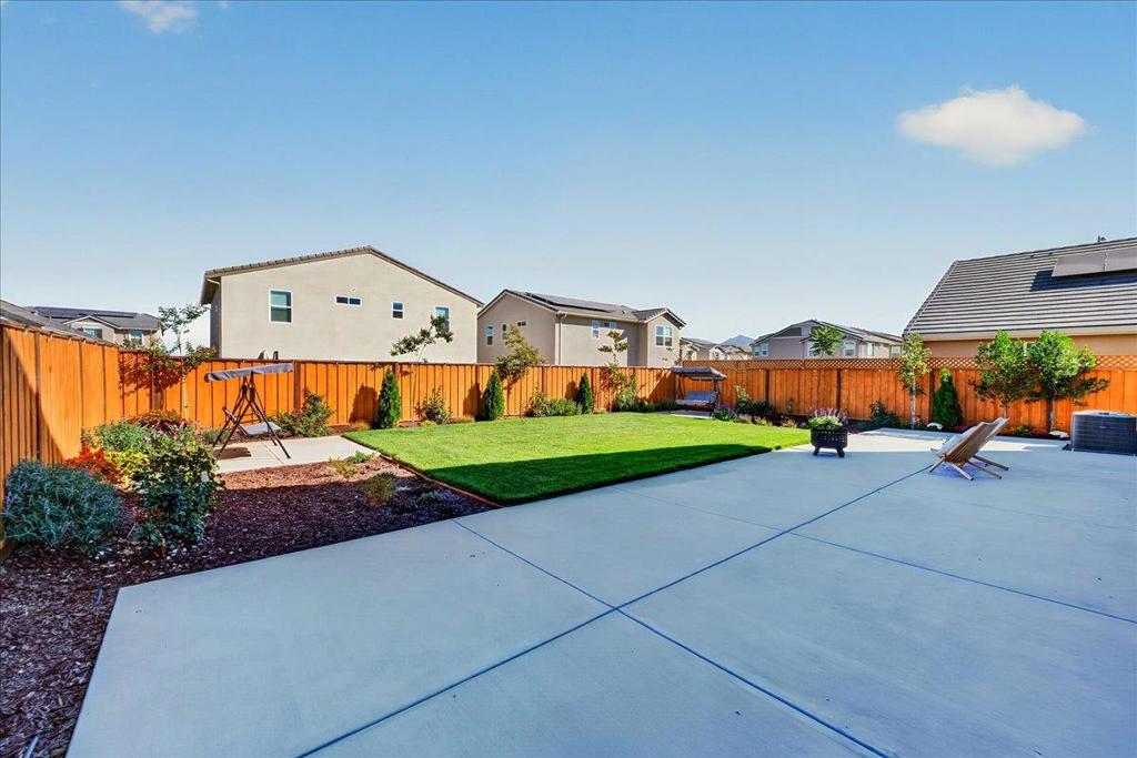 1910 Peony Street Property Photo 48