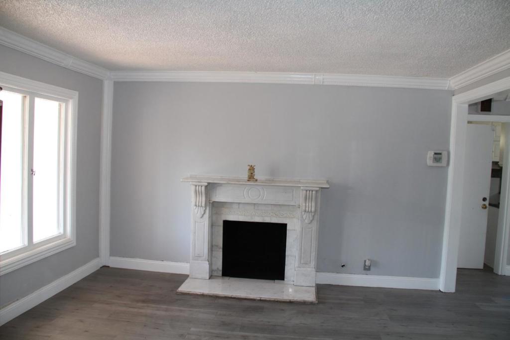 2260 Pulgas Avenue Property Photo 2