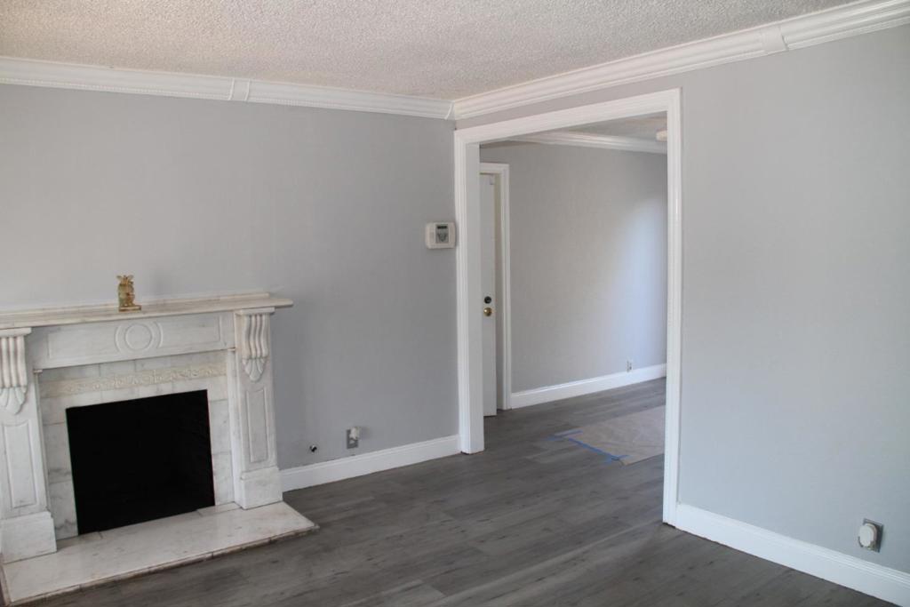 2260 Pulgas Avenue Property Photo 4