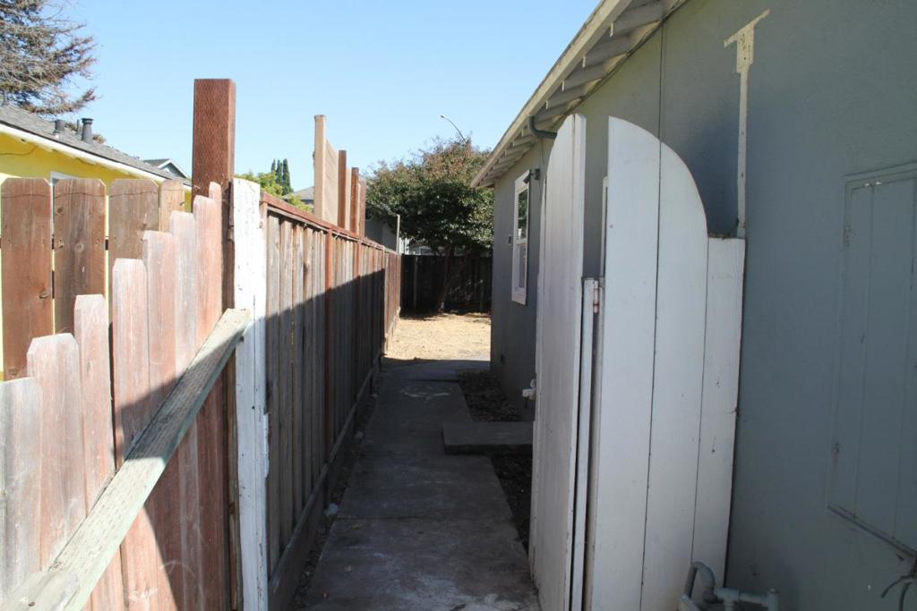 2260 Pulgas Avenue Property Photo 21
