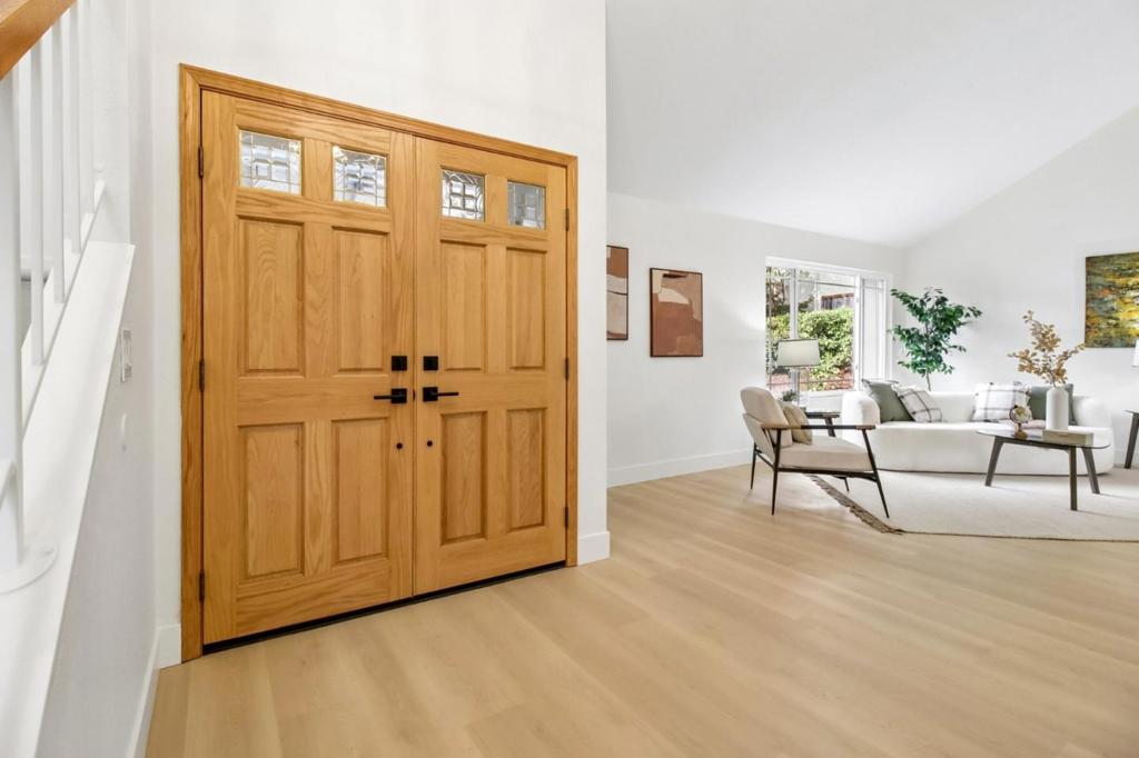 6558 Gardenoak Court Property Photo 3