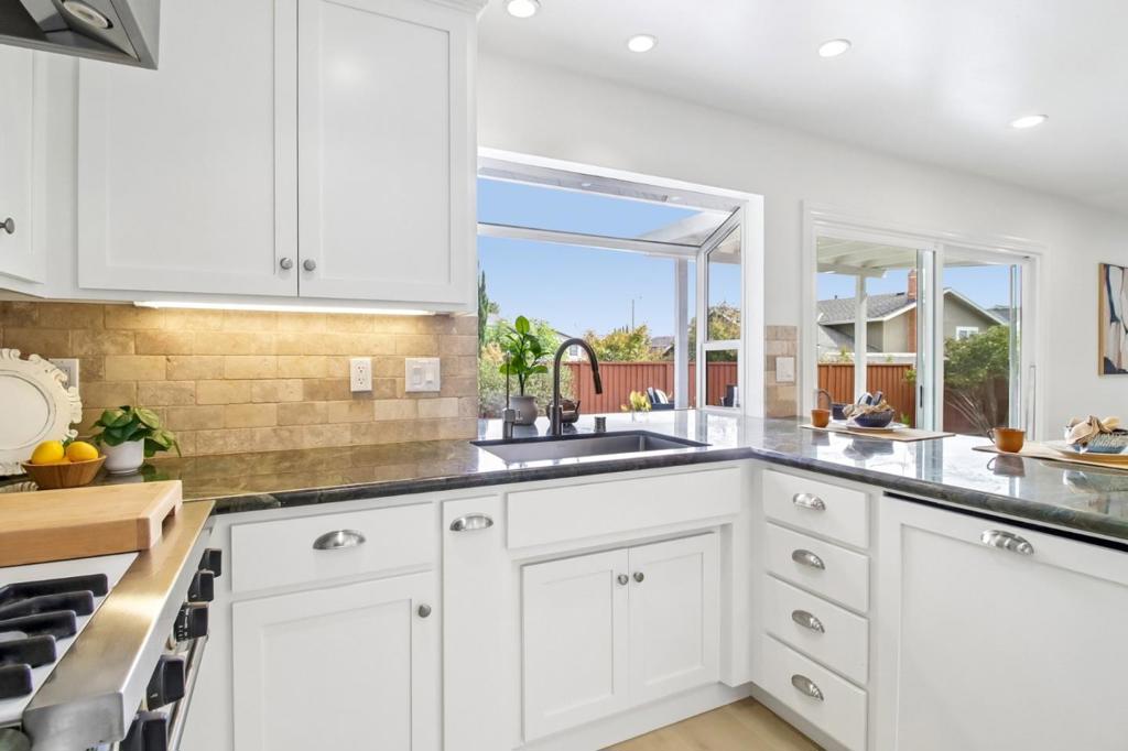 6558 Gardenoak Court Property Photo 11