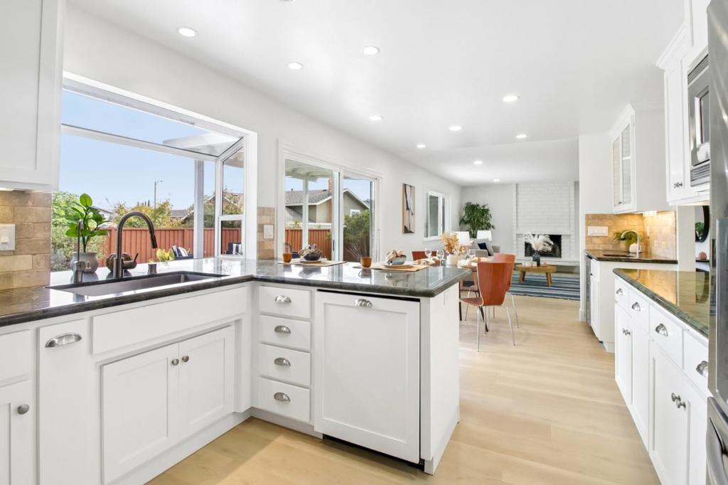 6558 Gardenoak Court Property Photo 14