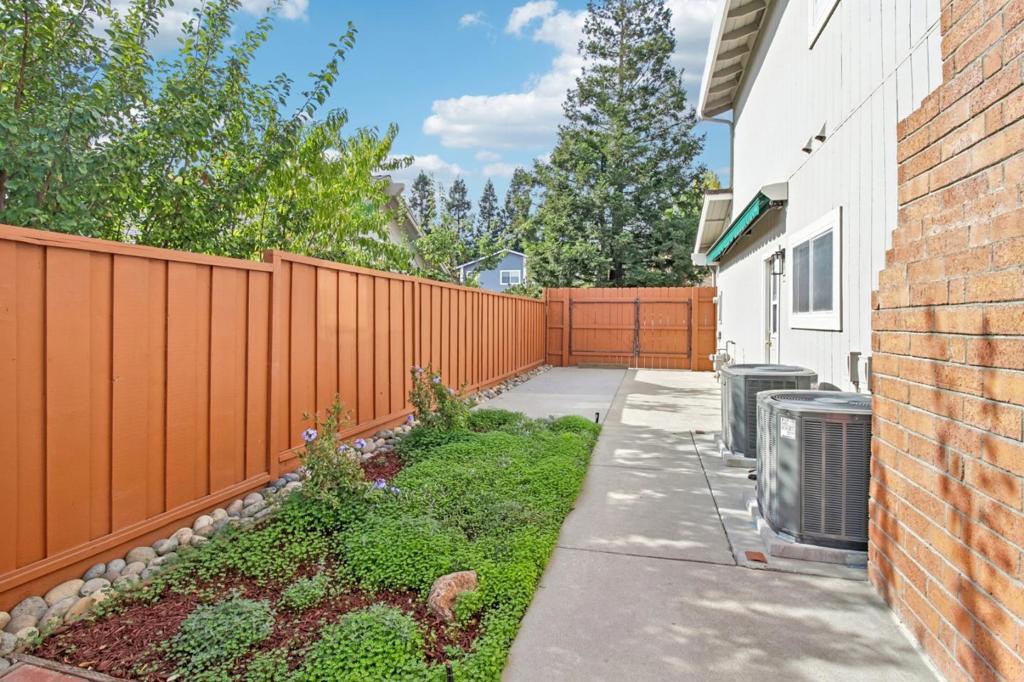 6558 Gardenoak Court Property Photo 46