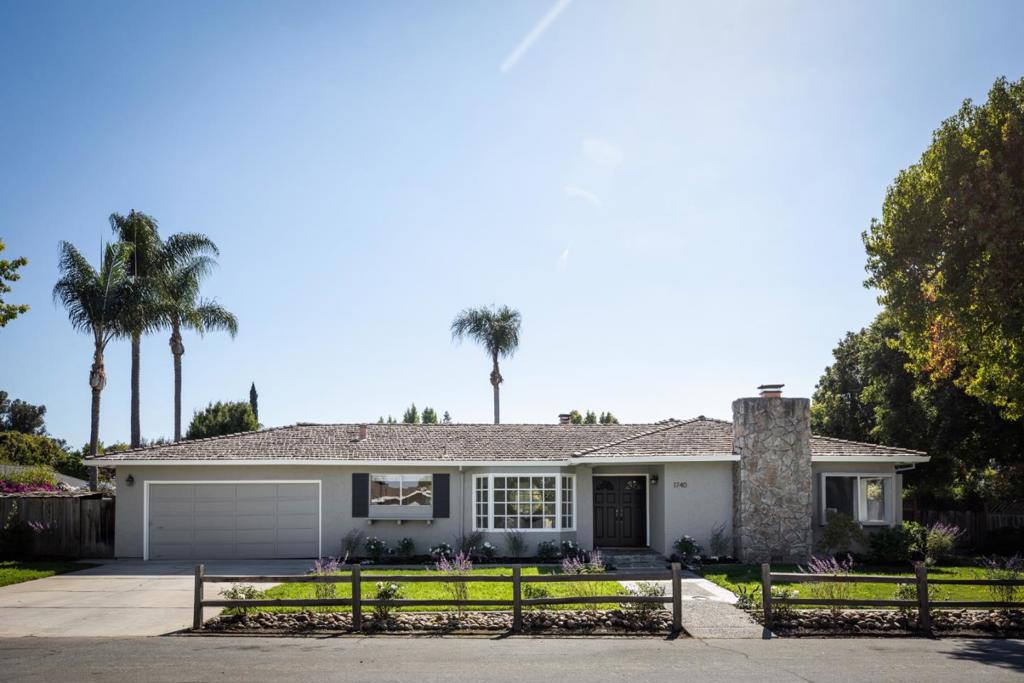 1740 Oak Avenue Property Photo 1