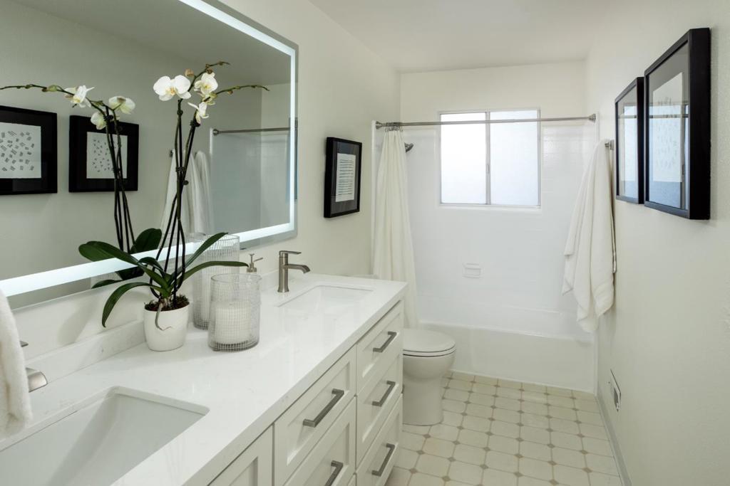 1740 Oak Avenue Property Photo 11