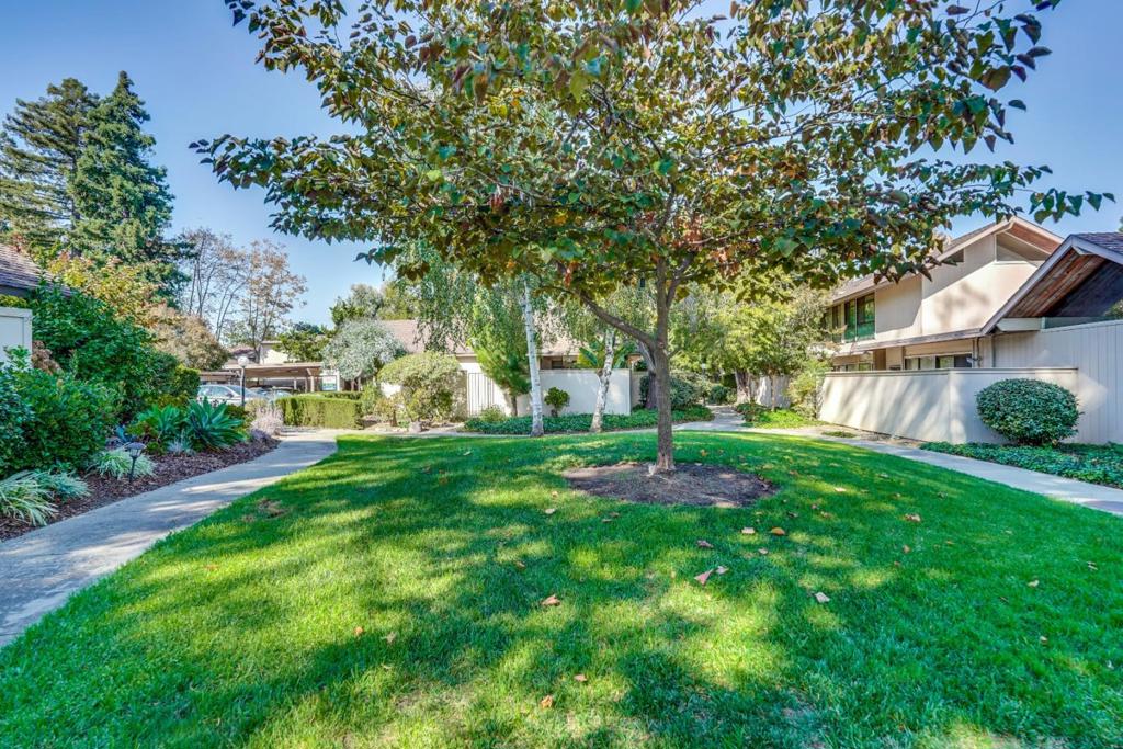 855 Brookline Drive E Property Photo 40
