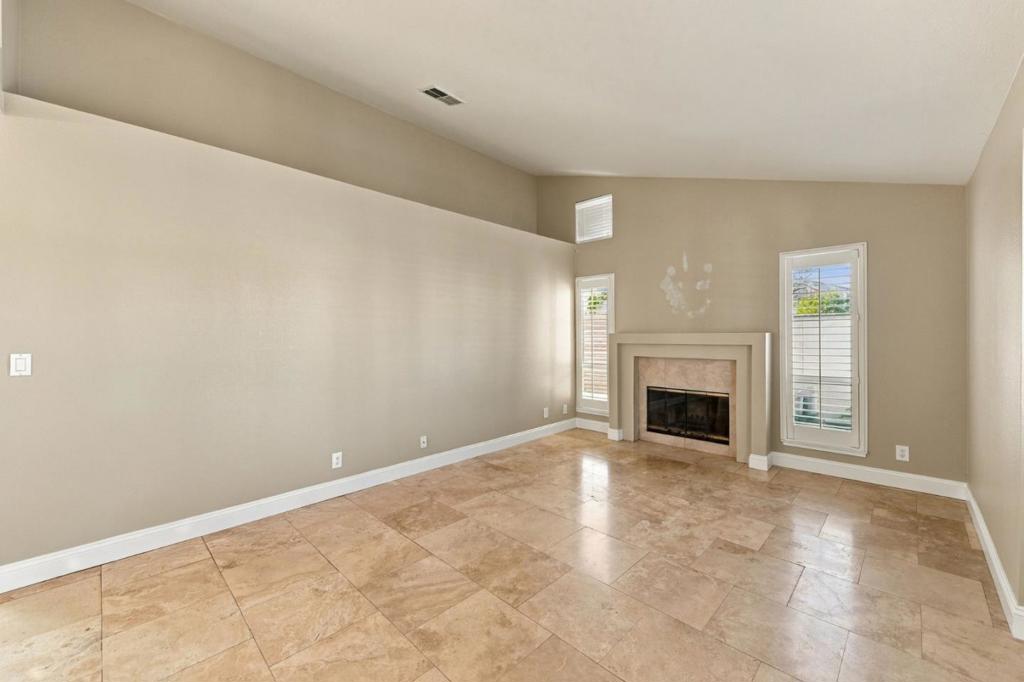 1205 Kelly Park Circle Property Photo 4