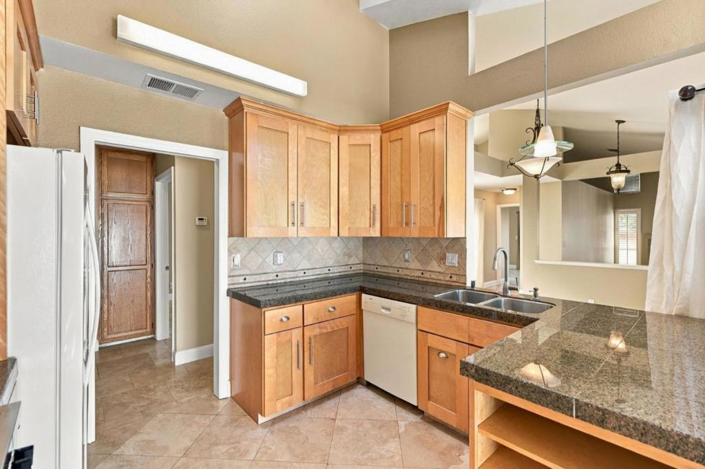 1205 Kelly Park Circle Property Photo 7