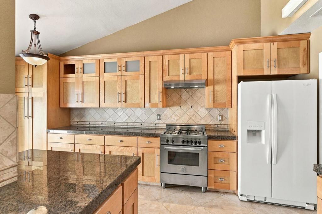 1205 Kelly Park Circle Property Photo 8