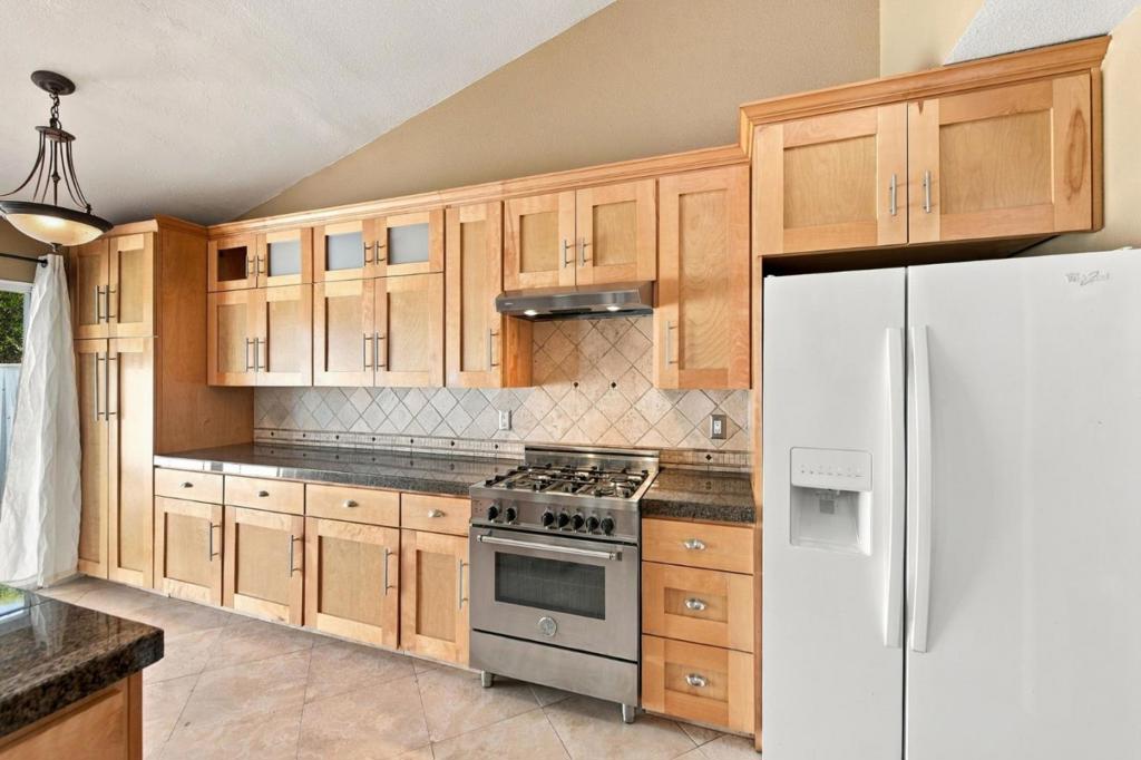 1205 Kelly Park Circle Property Photo 9