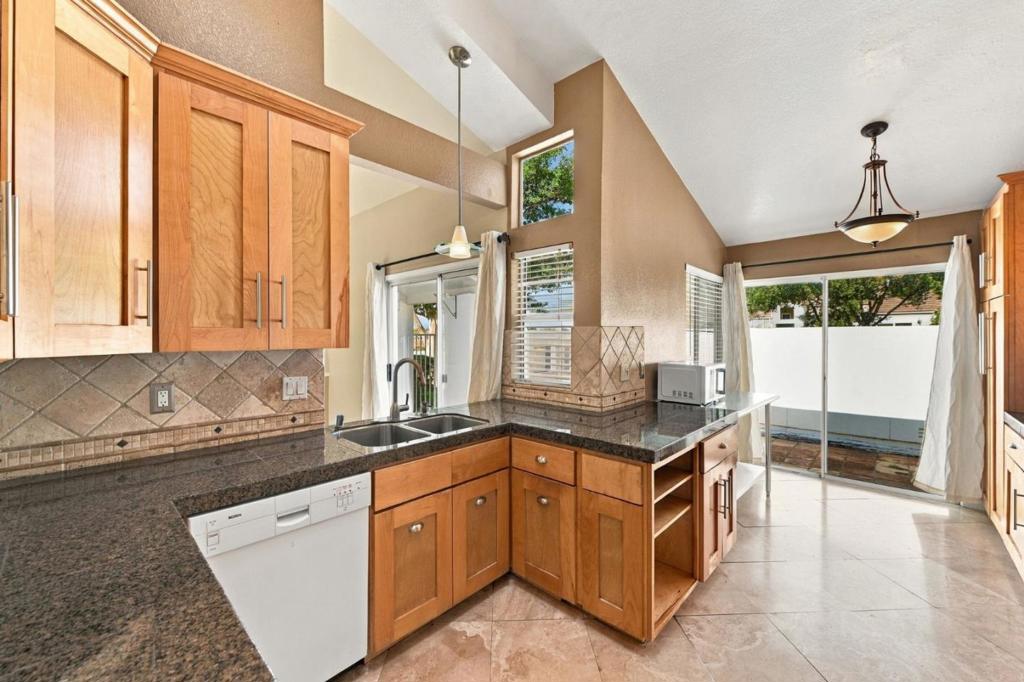 1205 Kelly Park Circle Property Photo 10