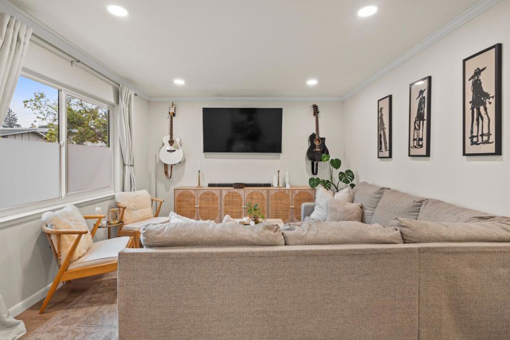 1557 Ebener Street Property Photo 4