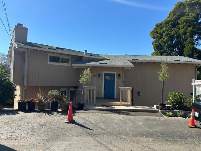 204 Bayview Court Property Photo 1