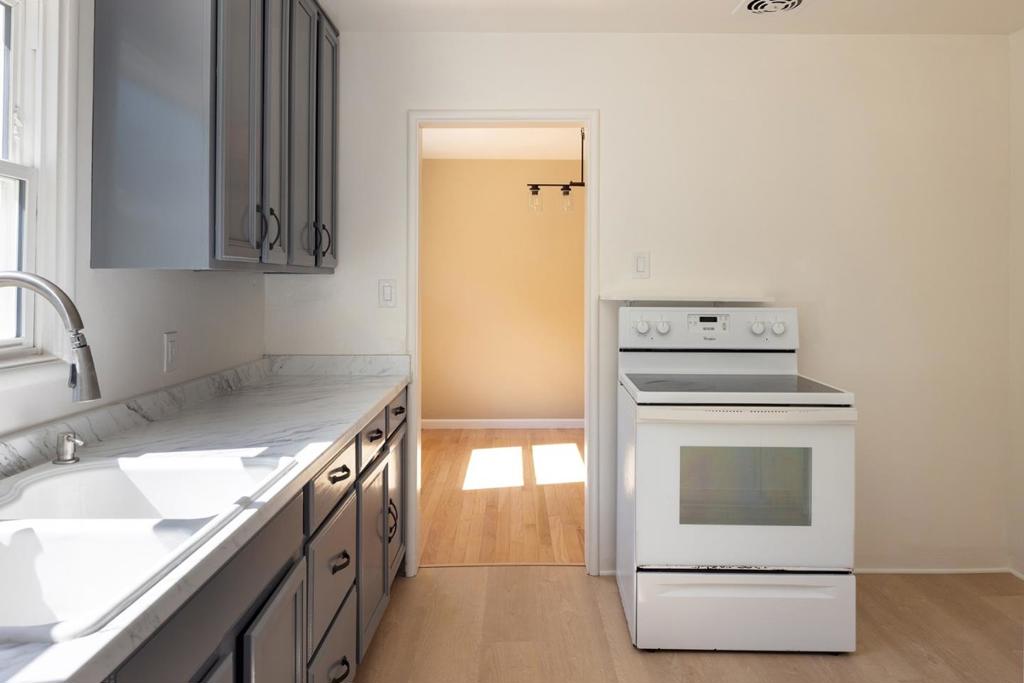 963 Crest Avenue Property Photo 10