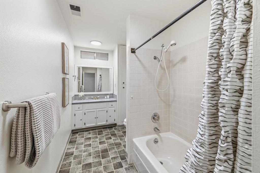 8090 Harvard Drive Property Photo 14
