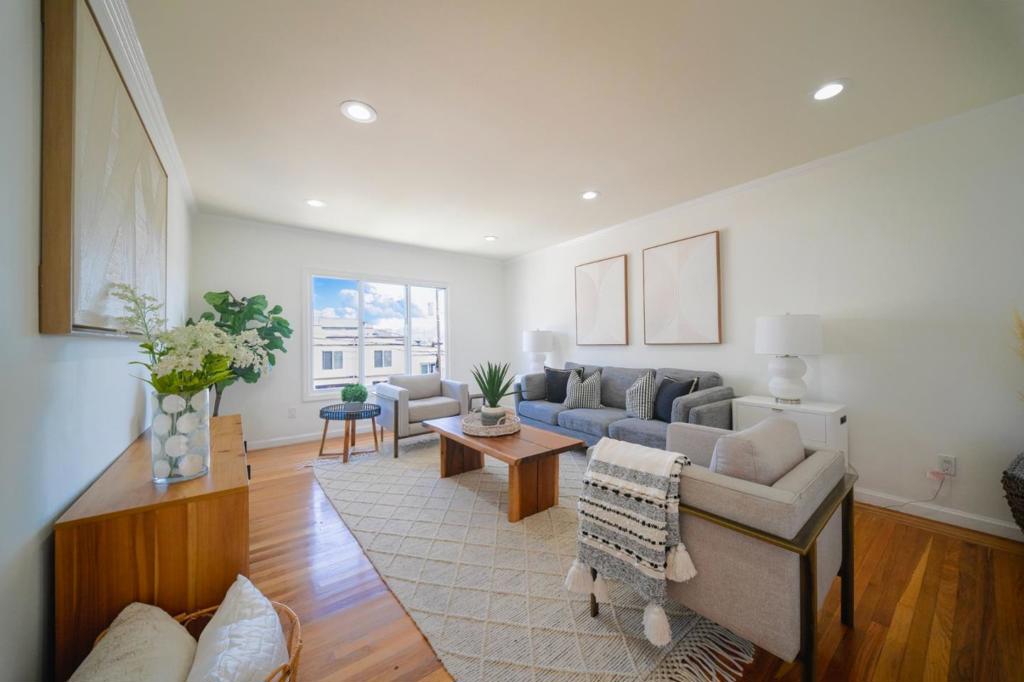 531 Head Street Property Photo 10