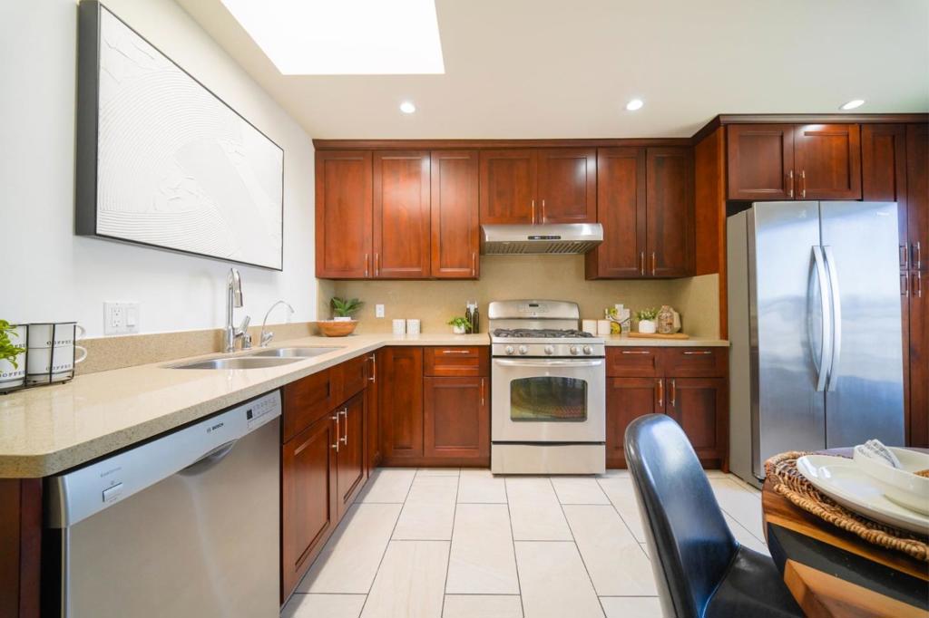 531 Head Street Property Photo 19