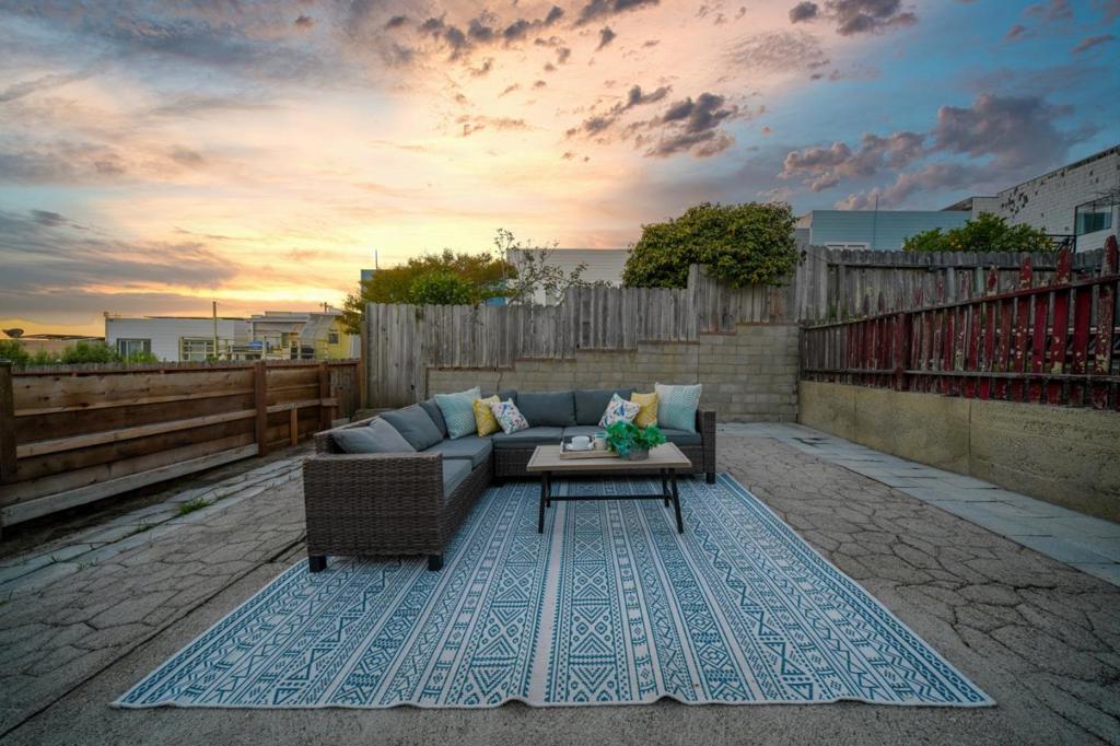 531 Head Street Property Photo 45