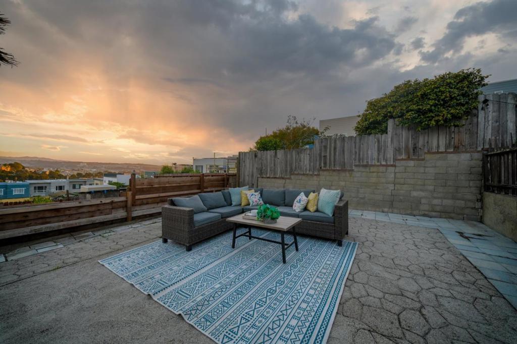 531 Head Street Property Photo 47