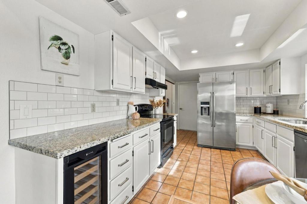 1601 Singletree Way Property Photo 10