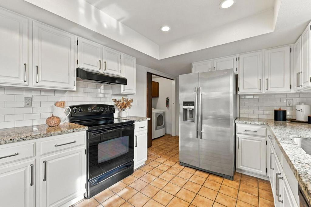 1601 Singletree Way Property Photo 12