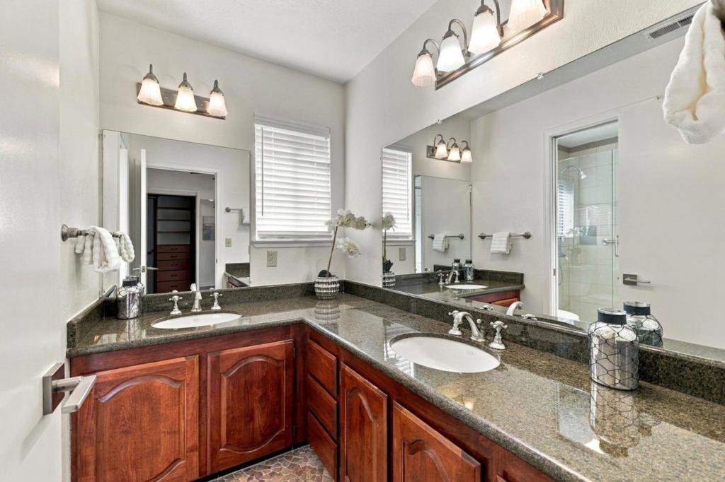 1601 Singletree Way Property Photo 19