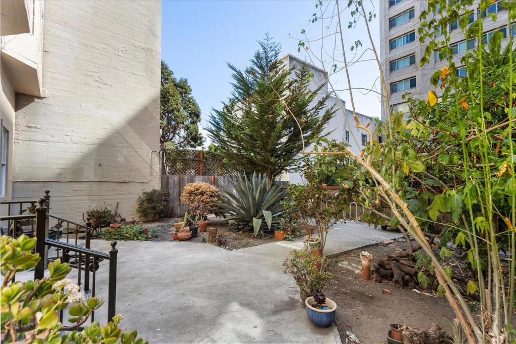 765 Ofarrell Street Property Photo 18