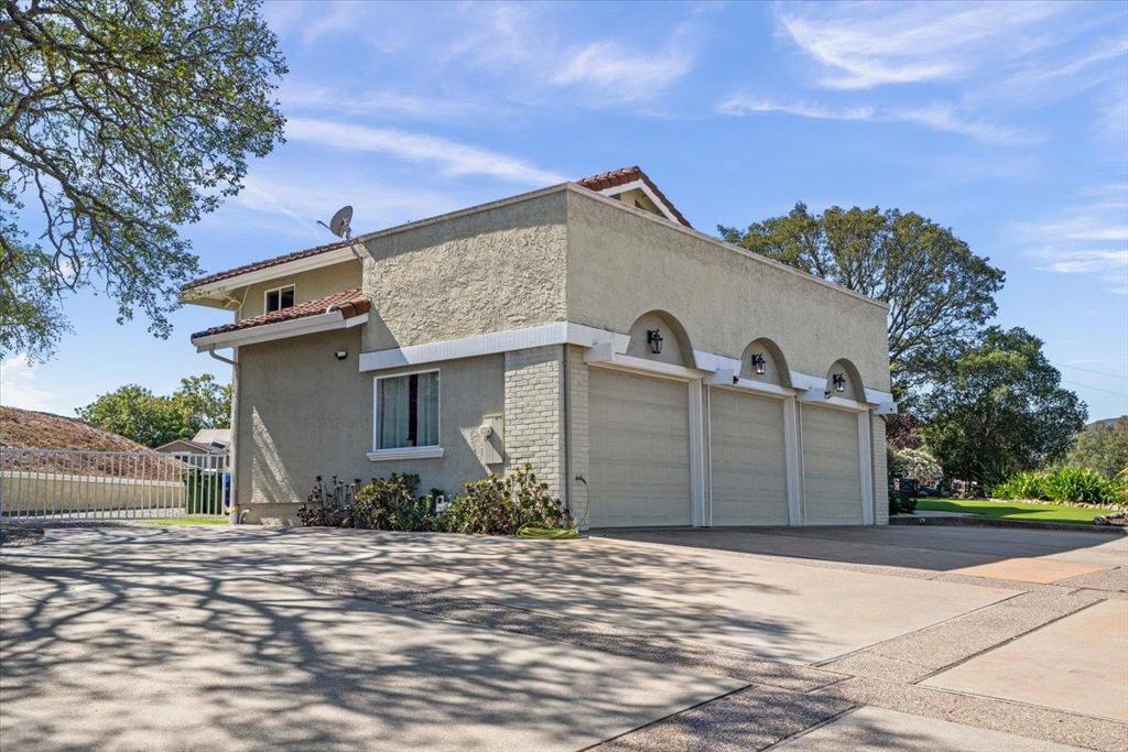 15298 Sycamore Drive Property Photo 3