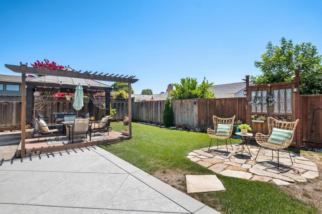 1873 Camargo Drive Property Photo 28