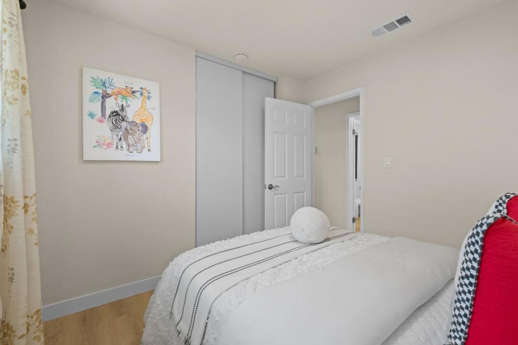 1873 Camargo Drive Property Photo 36