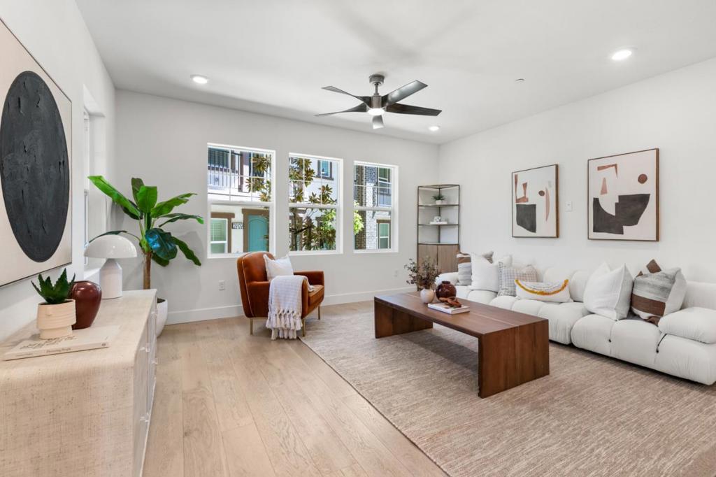 33109 Via Vicenza Property Photo 2