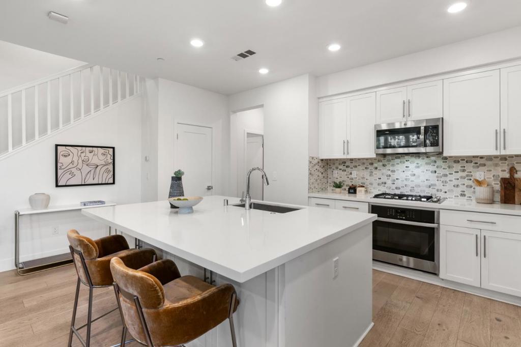 33109 Via Vicenza Property Photo 6