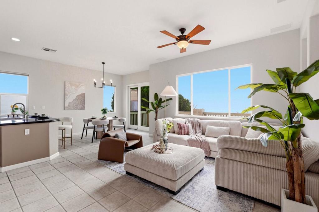 211 Sunset Court Property Photo 8
