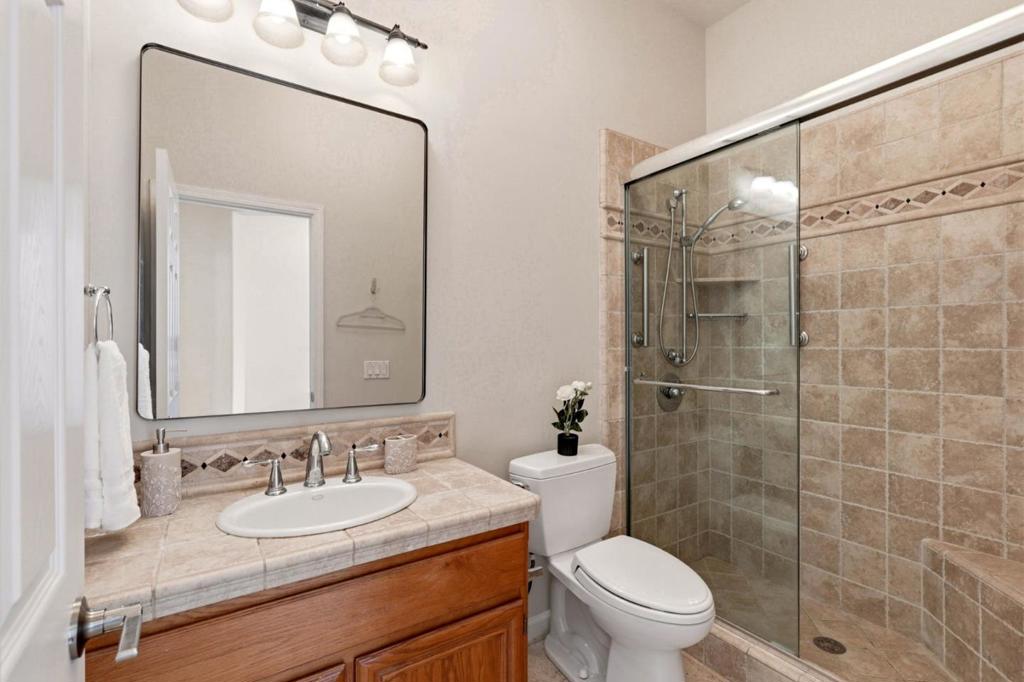 211 Sunset Court Property Photo 19