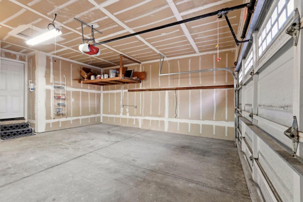 211 Sunset Court Property Photo 29